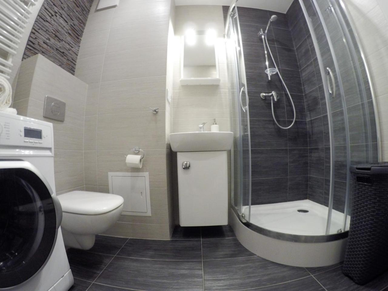 Apartament Obrzezna 3 Deluxe Warsaw Exterior photo