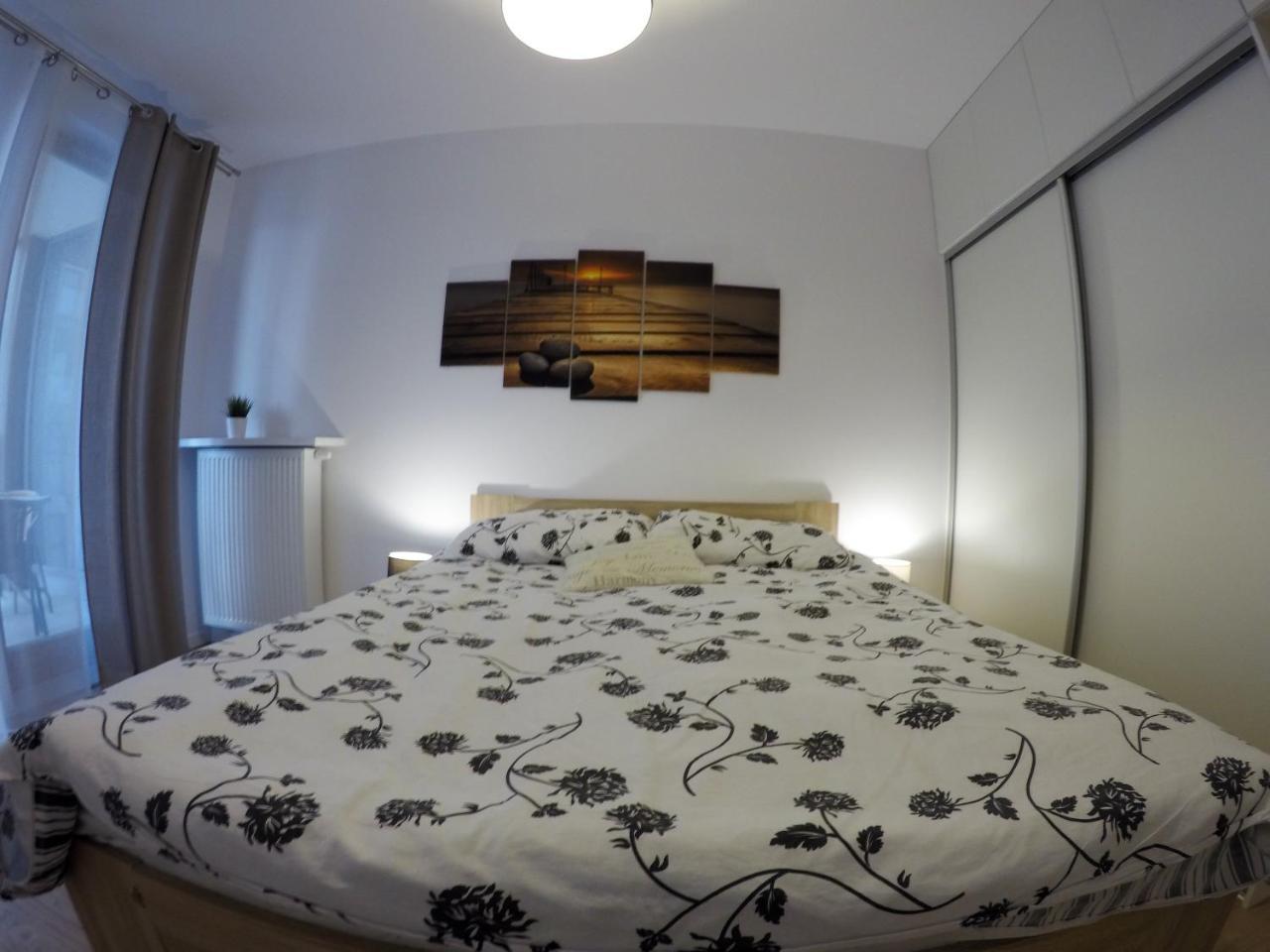 Apartament Obrzezna 3 Deluxe Warsaw Exterior photo